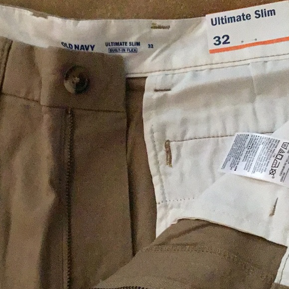 Old Navy Khaki Knee Shorts / Button / Zipper / Front Pockets / Change Pocket 🆕 - Picture 8 of 12